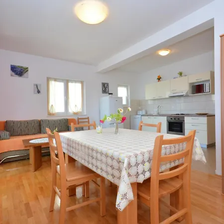 Apartment Punta Milna *